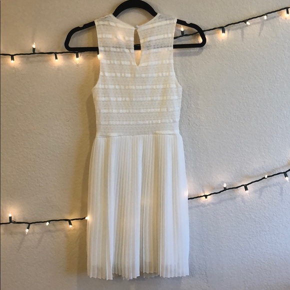 White Pleated Dress - Picture 3 of 4